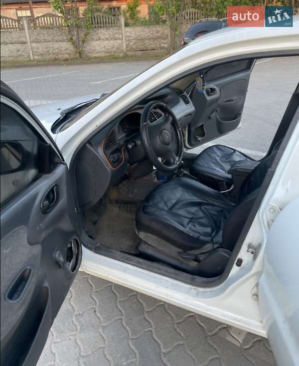 Седан Daewoo Sens 2004 в Яворове