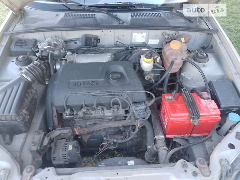 Седан Daewoo Sens 2003 в Березному