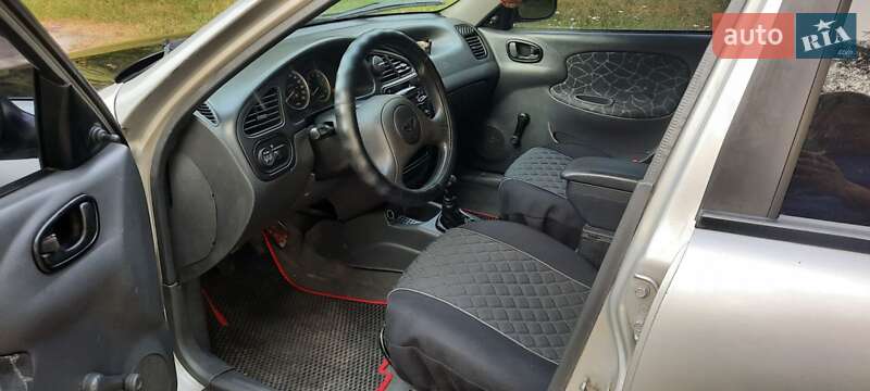 Седан Daewoo Sens 2002 в Киеве