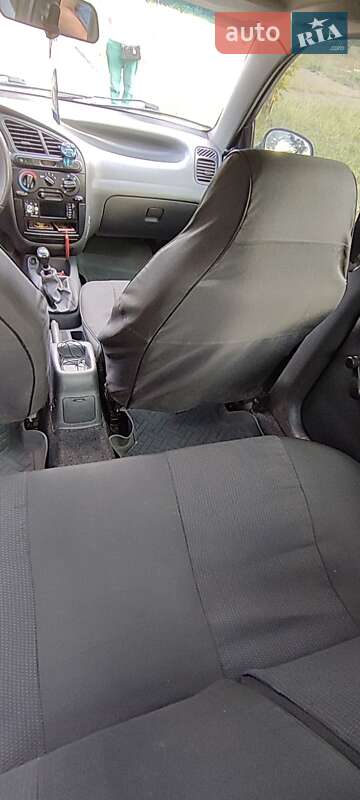 Седан Daewoo Sens 2004 в Кременчуці