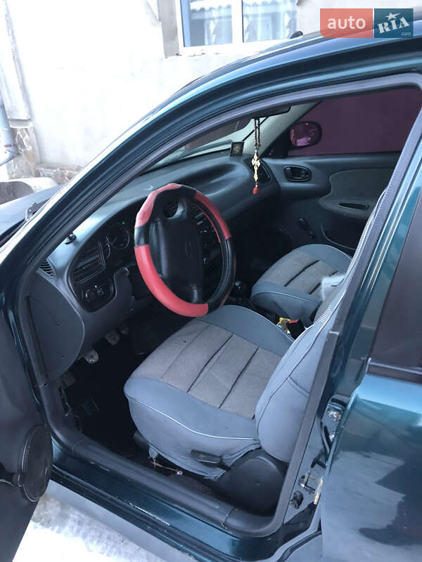 Седан Daewoo Sens 2004 в Кам'янець-Подільському