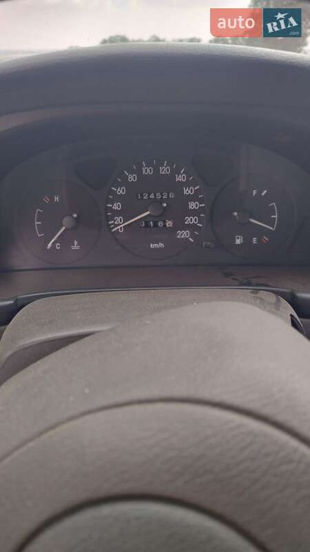 Седан Daewoo Sens 2004 в Новоархангельске