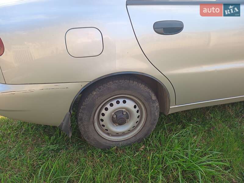 Седан Daewoo Sens 2004 в Стрые