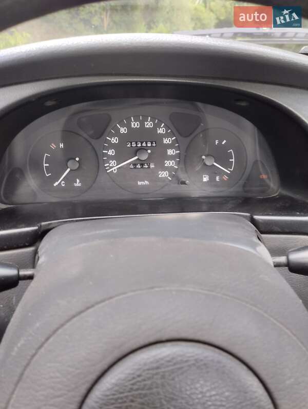 Седан Daewoo Sens 2006 в Гнівані