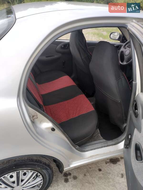 Седан Daewoo Sens 2006 в Гнівані