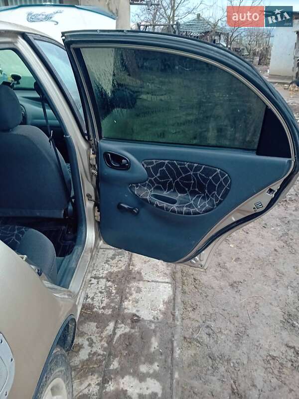Седан Daewoo Sens 2004 в Тернополі