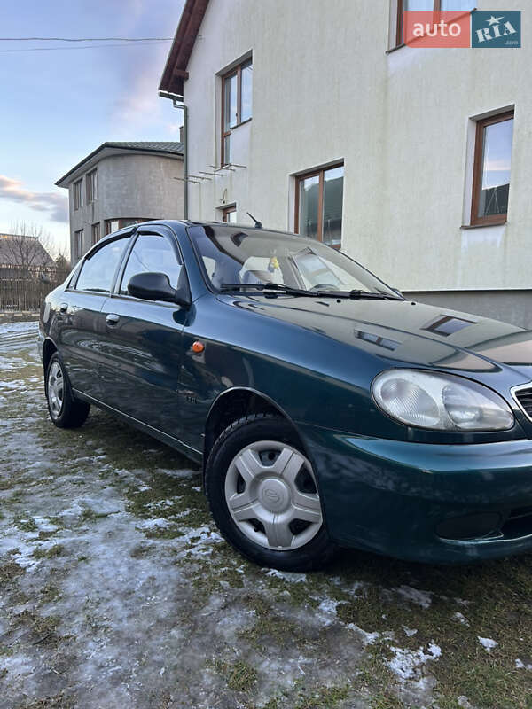 Седан Daewoo Sens 2003 в Новояворівську