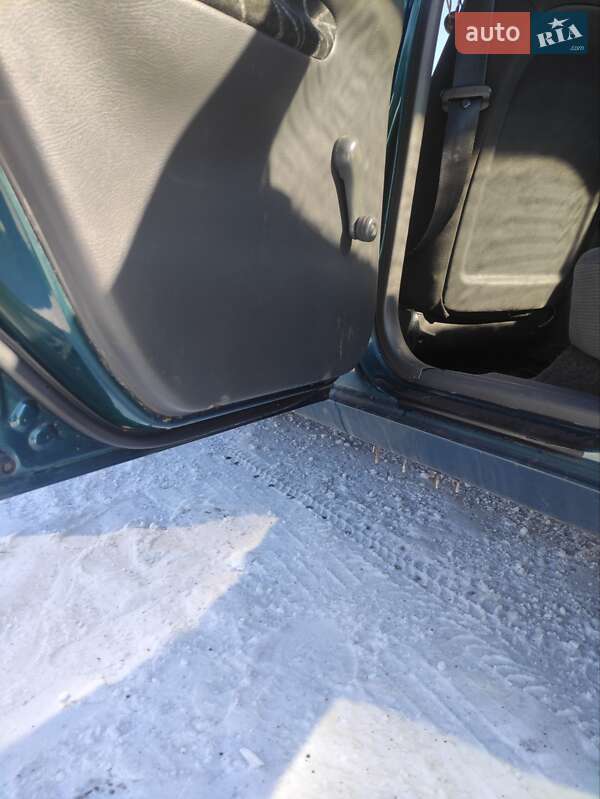 Седан Daewoo Sens 2003 в Ніжині