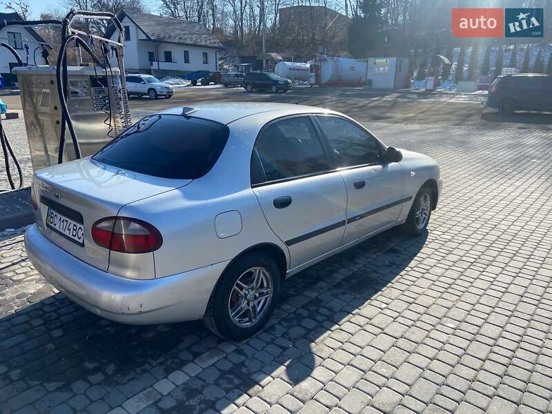 Седан Daewoo Sens 2003 в Львове