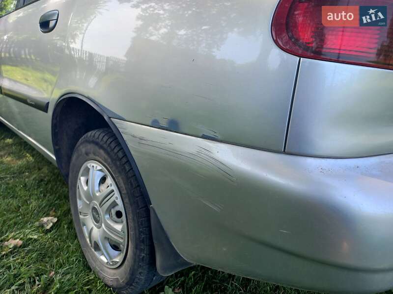Седан Daewoo Sens 2003 в Остроге
