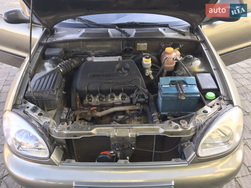 Седан Daewoo Sens 2004 в Хусте
