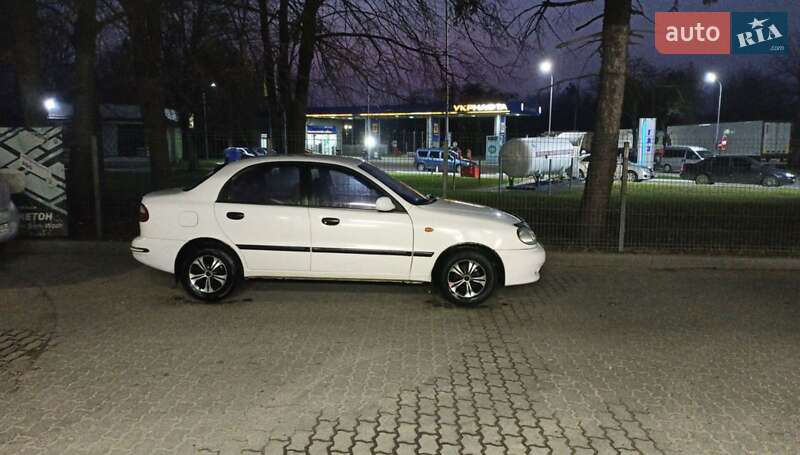 Седан Daewoo Sens 2002 в Львове