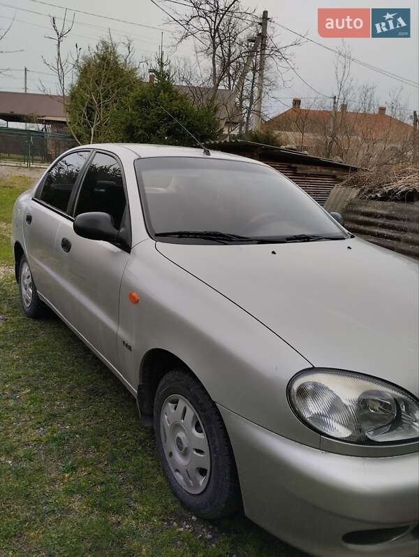 Седан Daewoo Sens 2004 в Долині