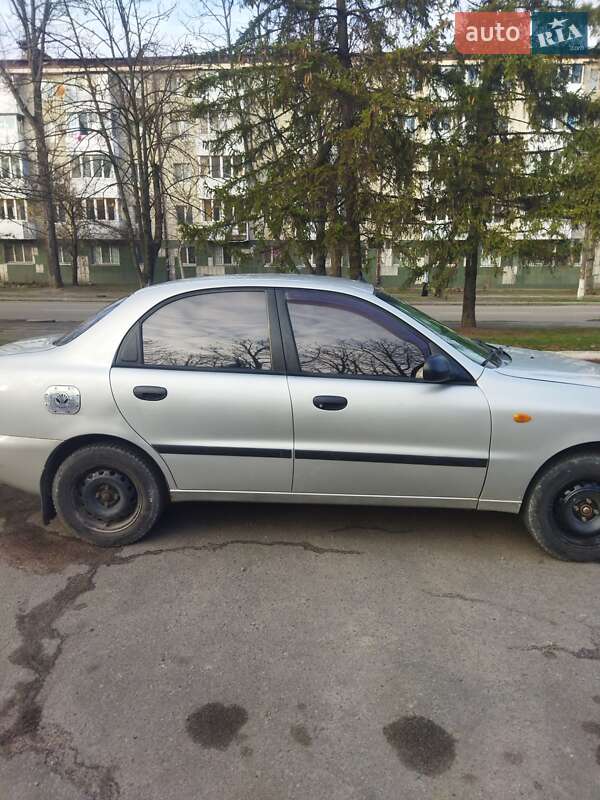 Седан Daewoo Sens 2004 в Дніпрі