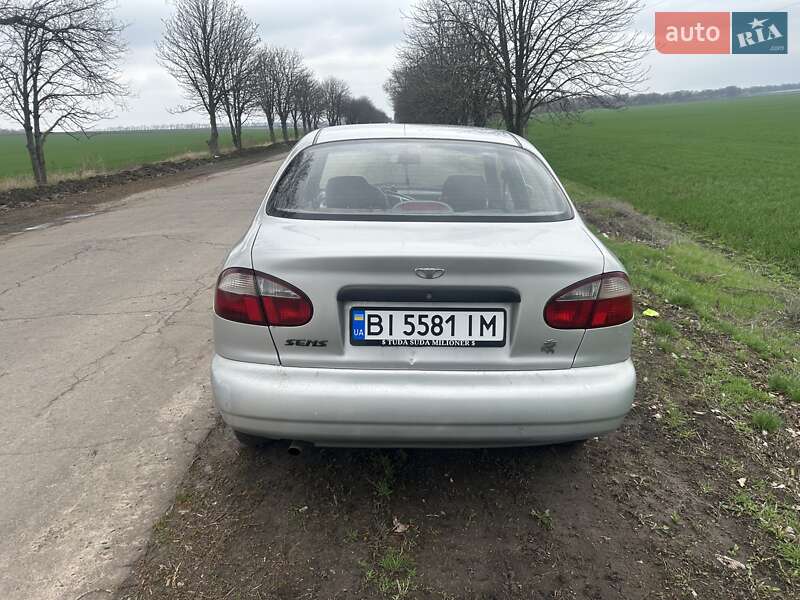 Седан Daewoo Sens 2003 в Горішніх Плавнях