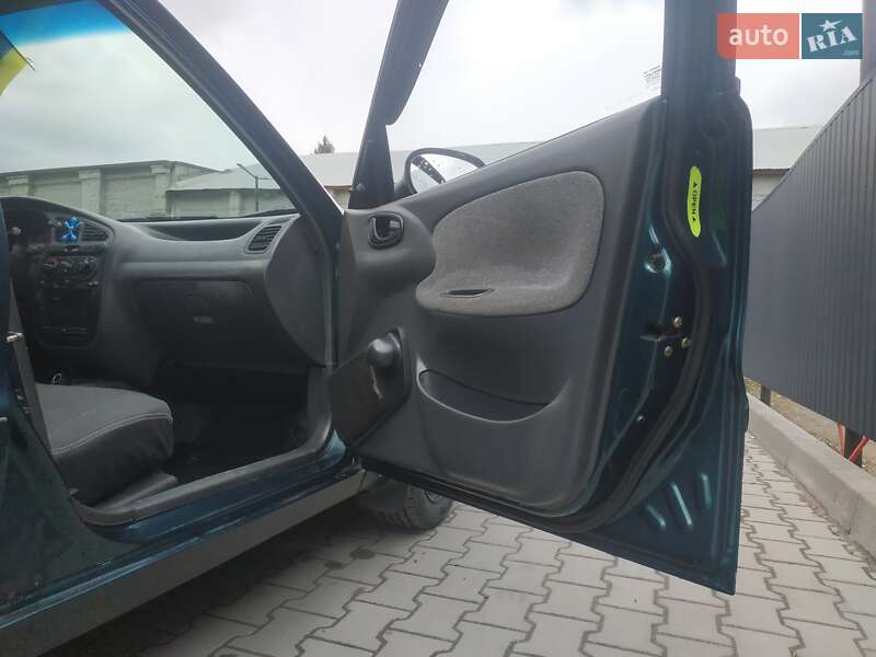 Седан Daewoo Sens 2006 в Львові