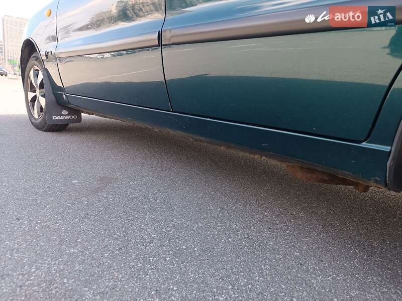 Седан Daewoo Sens 2004 в Киеве