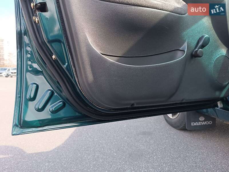 Седан Daewoo Sens 2004 в Киеве