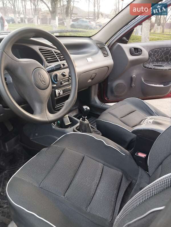 Седан Daewoo Sens 2004 в Первомайске