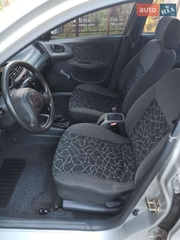 Седан Daewoo Sens 2003 в Каменском
