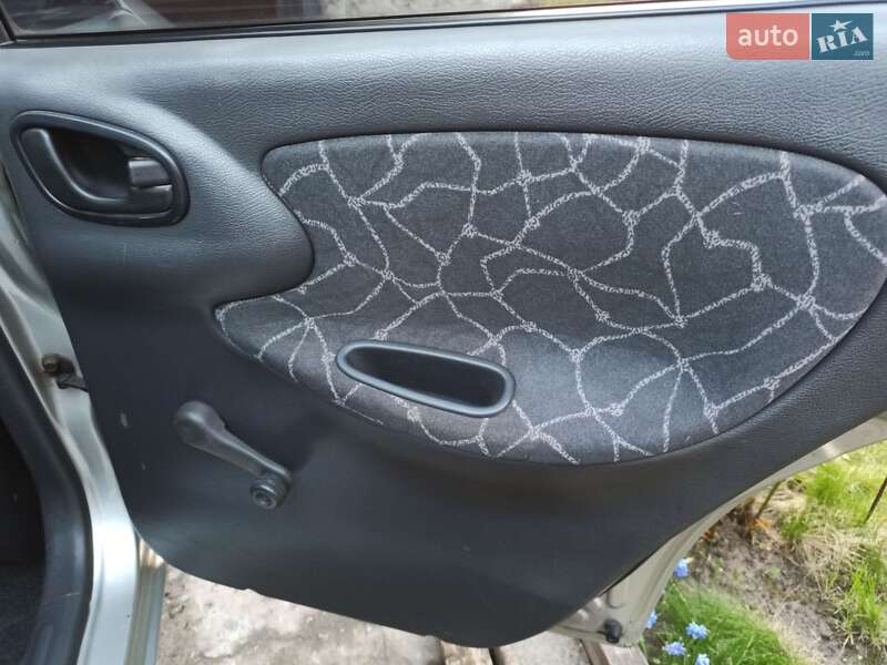 Седан Daewoo Sens 2003 в Каменском