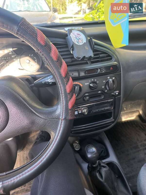 Седан Daewoo Sens 2002 в Днепре
