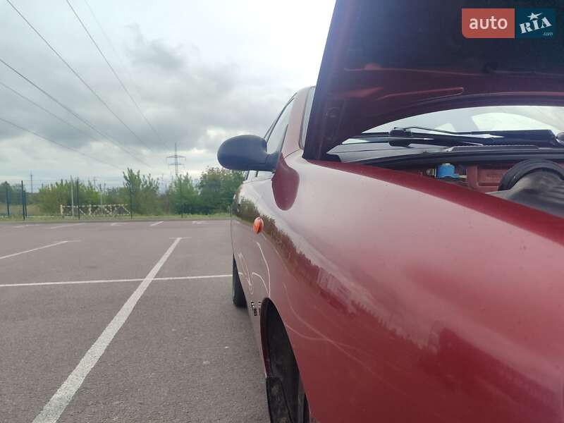 Седан Daewoo Sens 2004 в Ровно