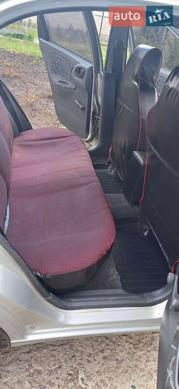 Седан Daewoo Sens 2003 в Пятихатках
