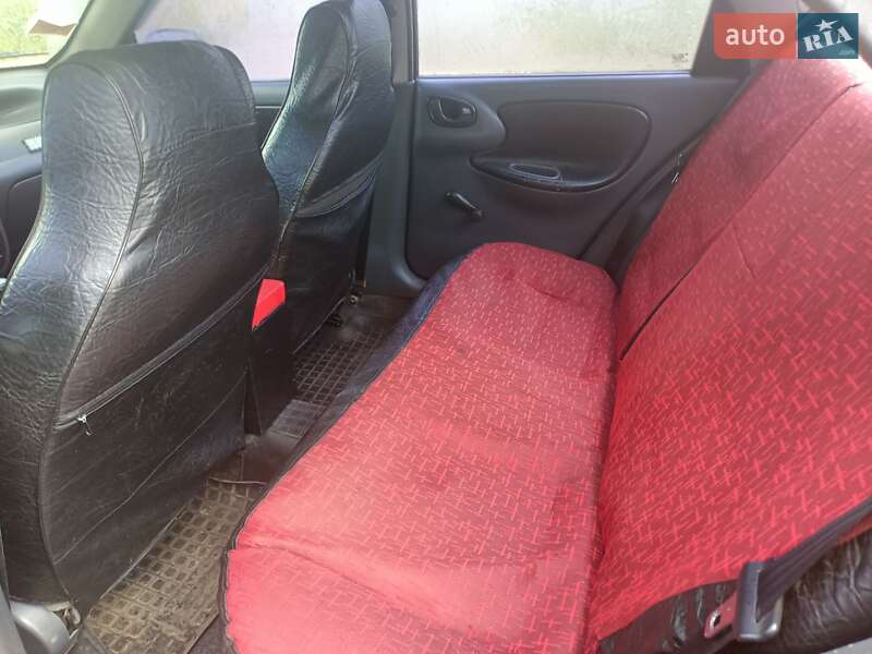 Седан Daewoo Sens 2004 в Первомайске
