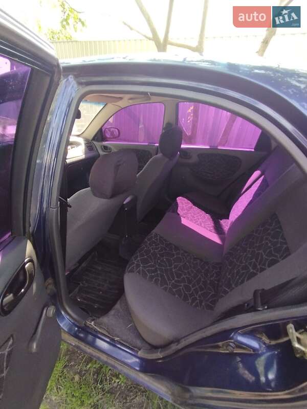 Седан Daewoo Sens 2003 в Яготине