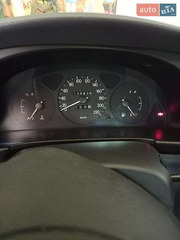 Седан Daewoo Sens 2006 в Новых Санжарах