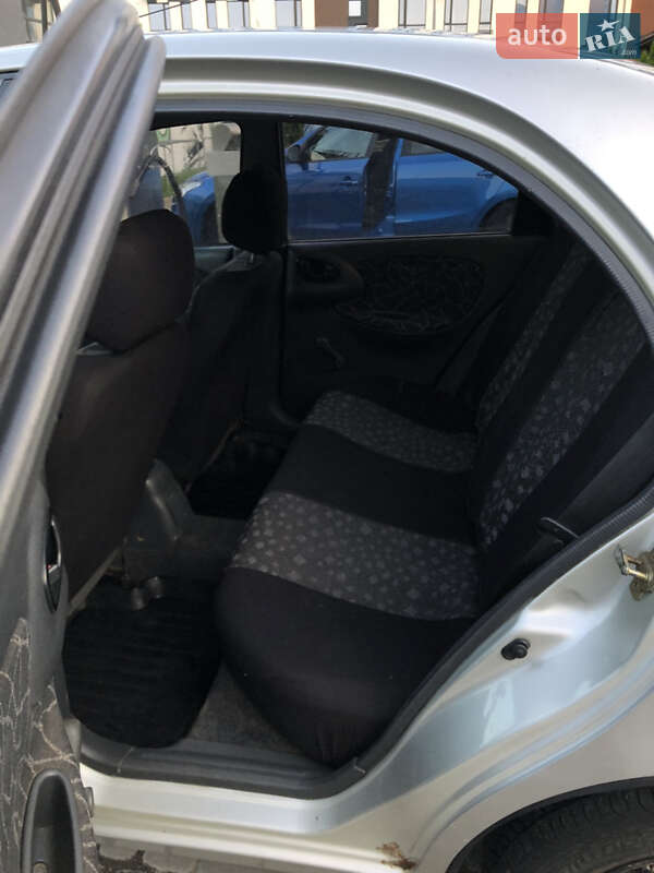 Седан Daewoo Sens 2003 в Ивано-Франковске