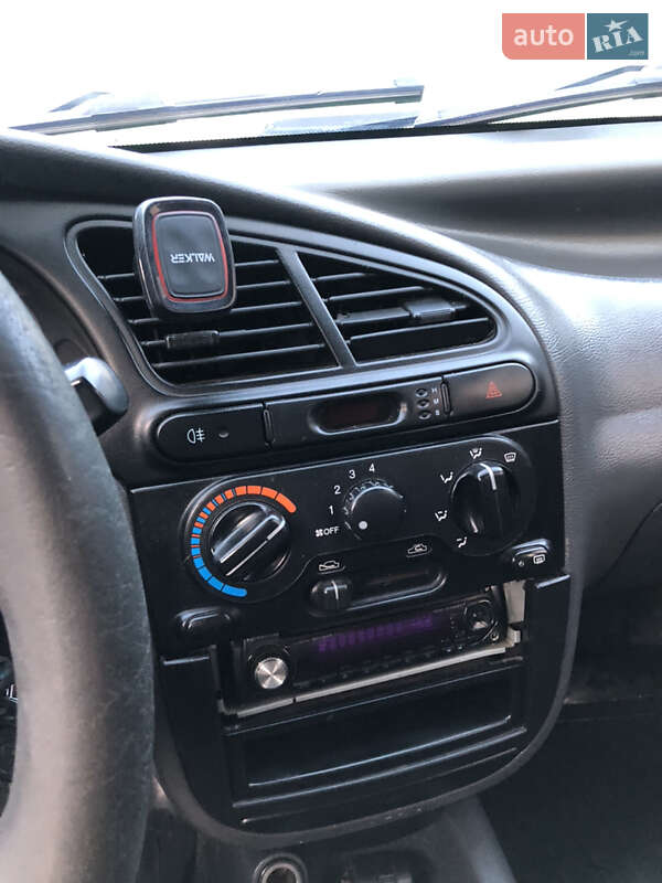 Седан Daewoo Sens 2003 в Ивано-Франковске