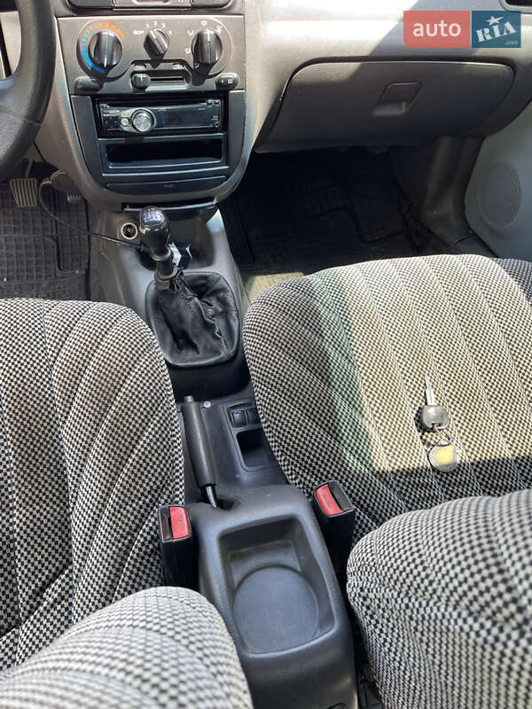 Седан Daewoo Sens 2004 в Житомирі
