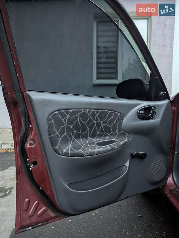 Седан Daewoo Sens 2004 в Харькове