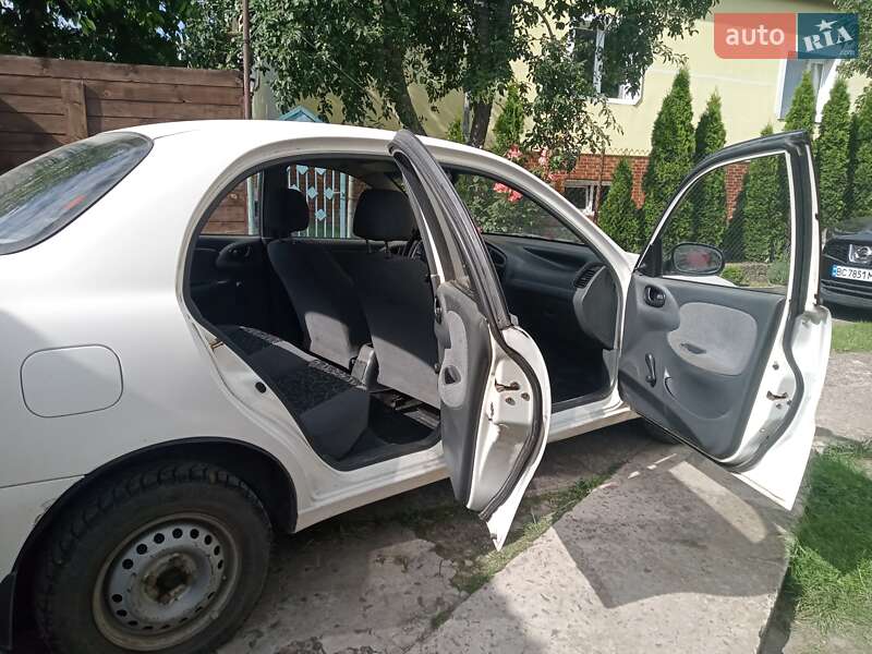 Седан Daewoo Sens 2004 в Сокале