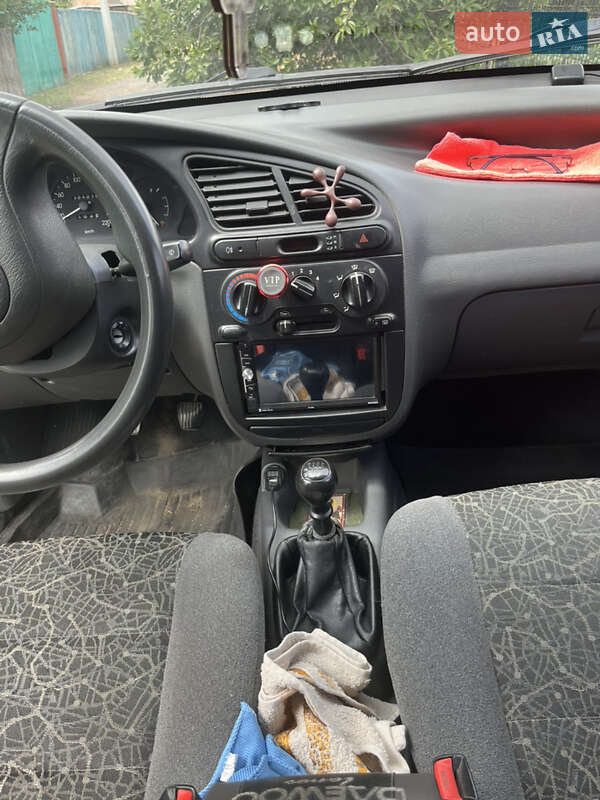 Седан Daewoo Sens 2004 в Знам'янці