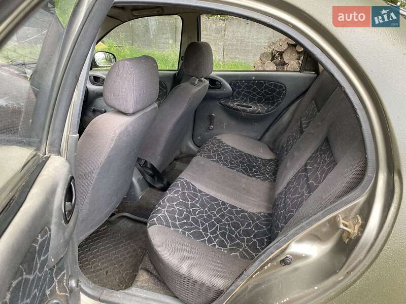 Седан Daewoo Sens 2004 в Глухове