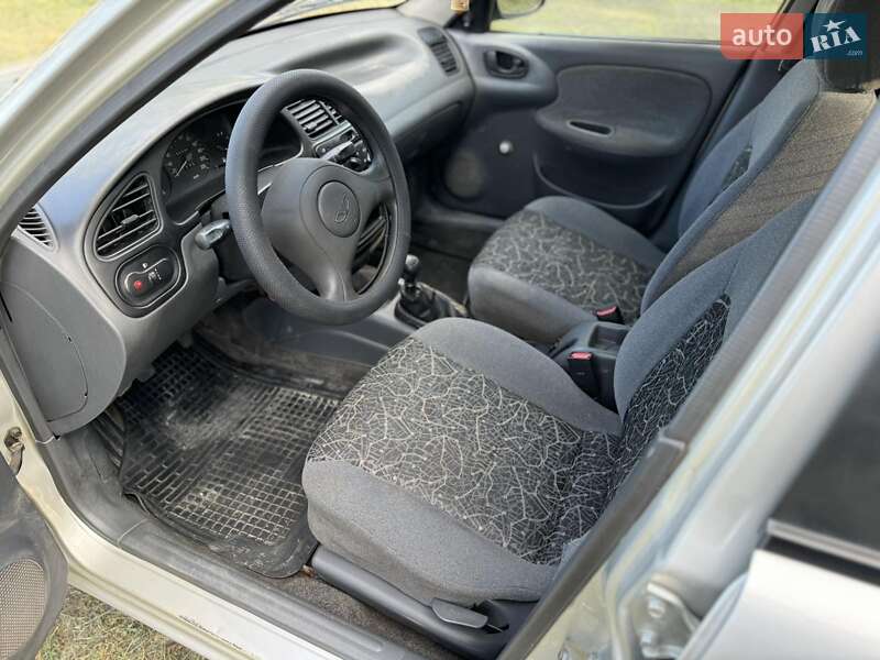 Седан Daewoo Sens 2004 в Днепре