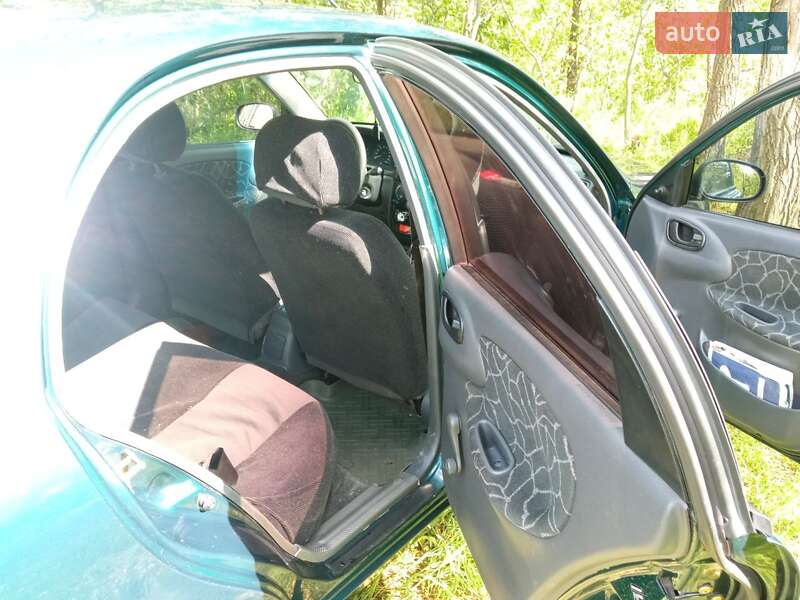 Седан Daewoo Sens 2003 в Запоріжжі