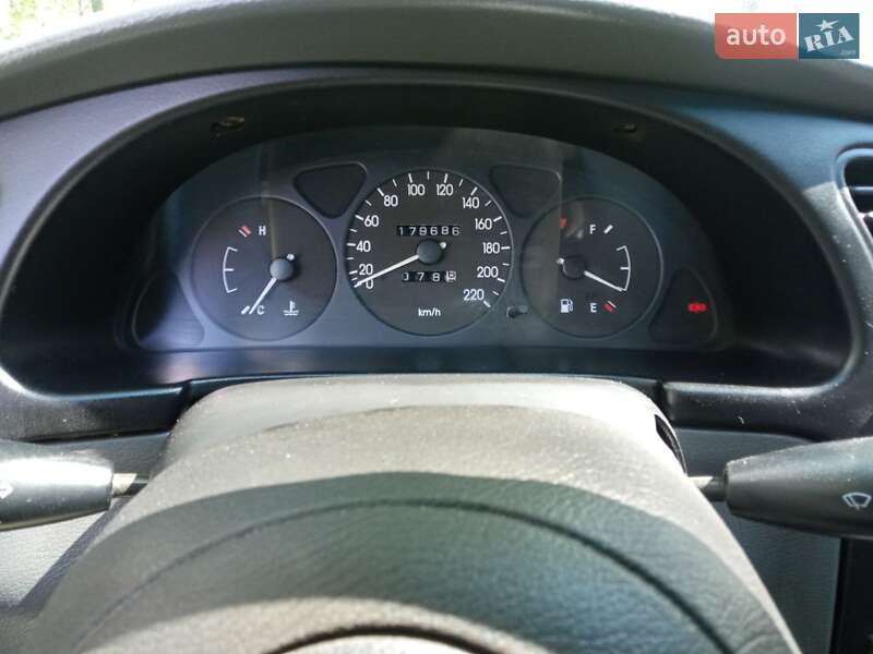 Седан Daewoo Sens 2003 в Запоріжжі
