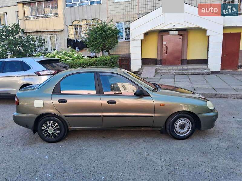 Седан Daewoo Sens 2003 в Львове