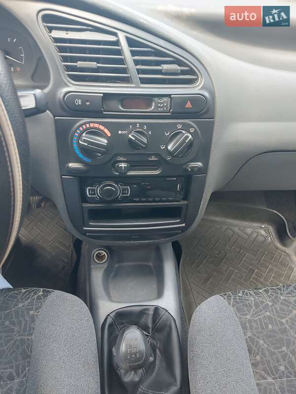 Седан Daewoo Sens 2004 в Киеве