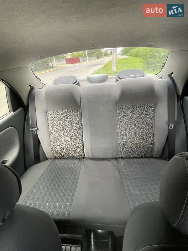 Седан Daewoo Sens 2012 в Попельне