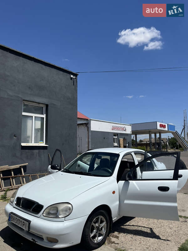 Седан Daewoo Sens 2002 в Килии