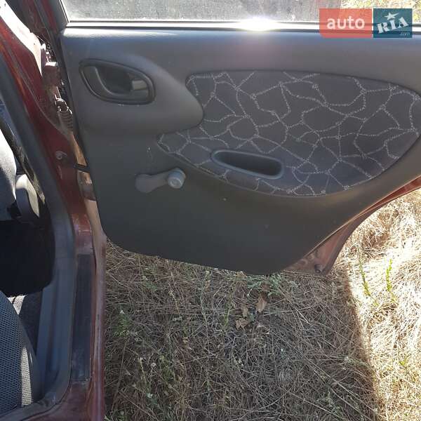 Седан Daewoo Sens 2003 в Запорожье