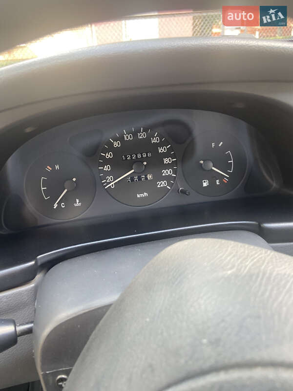 Седан Daewoo Sens 2004 в Умані