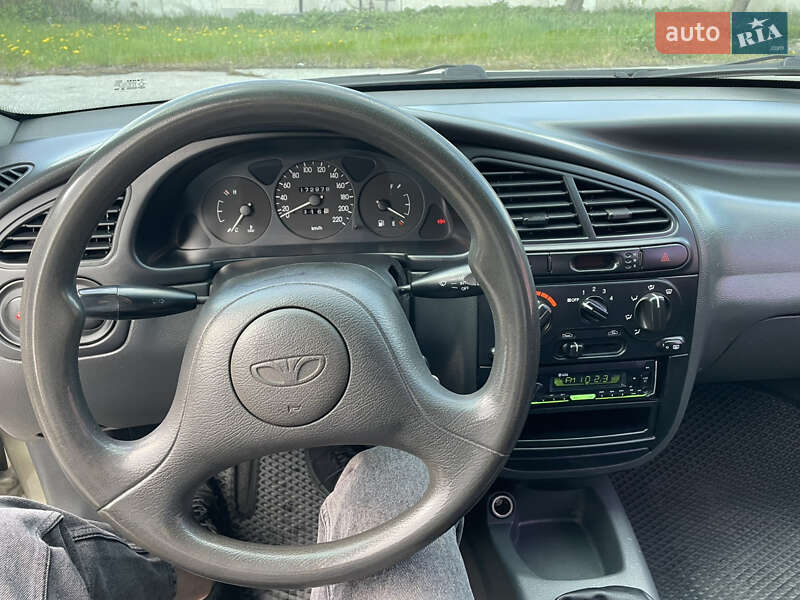 Седан Daewoo Sens 2002 в Полонному