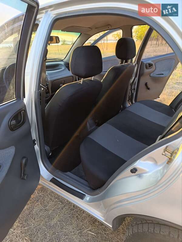 Седан Daewoo Sens 2004 в Запорожье