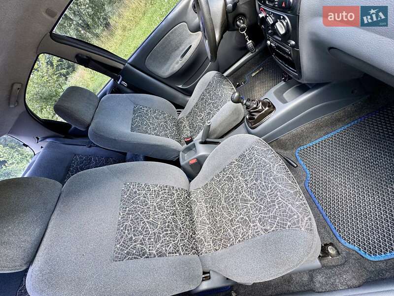 Седан Daewoo Sens 2004 в Чернигове